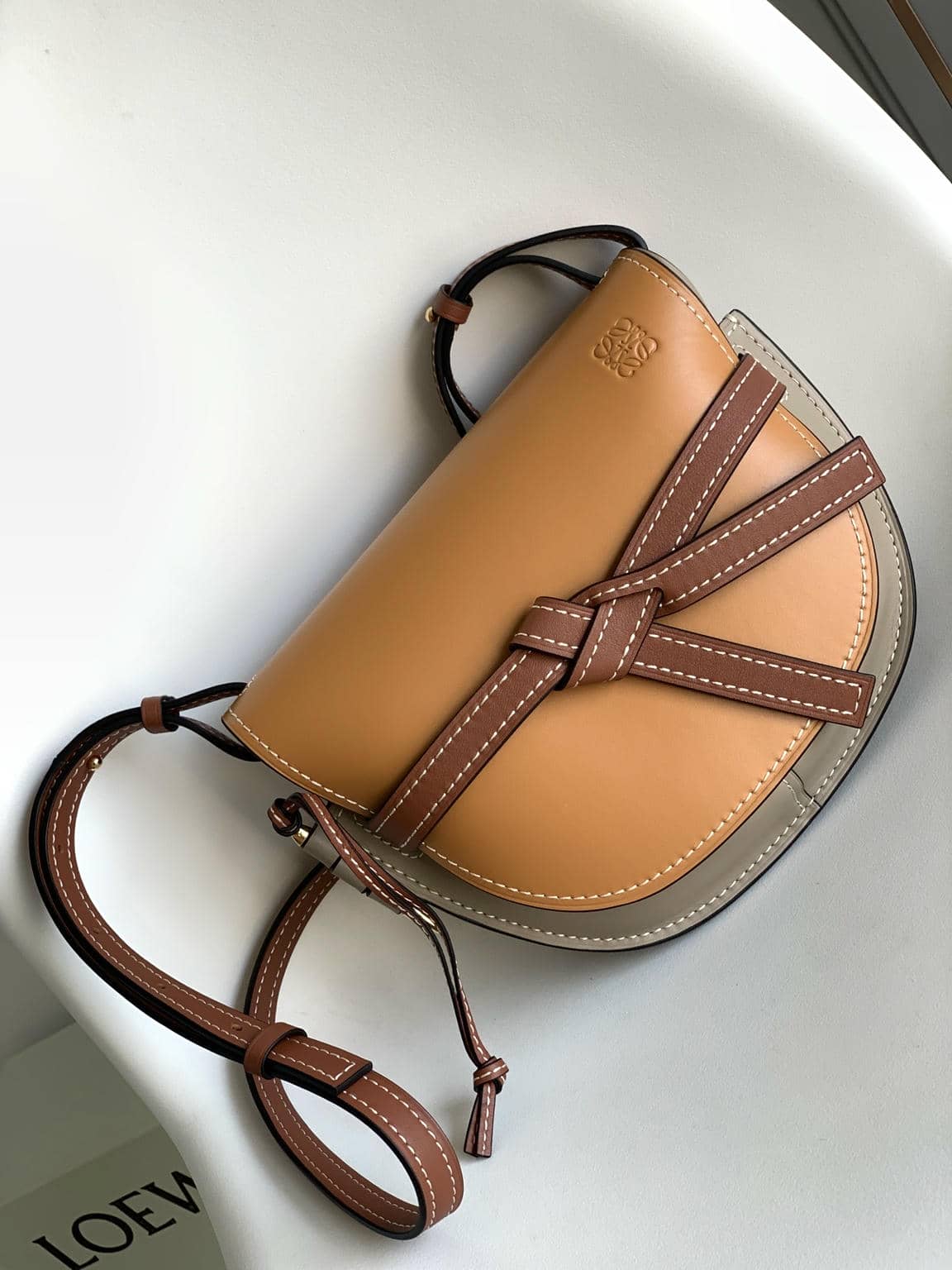 0015-Gate Saddle Bag